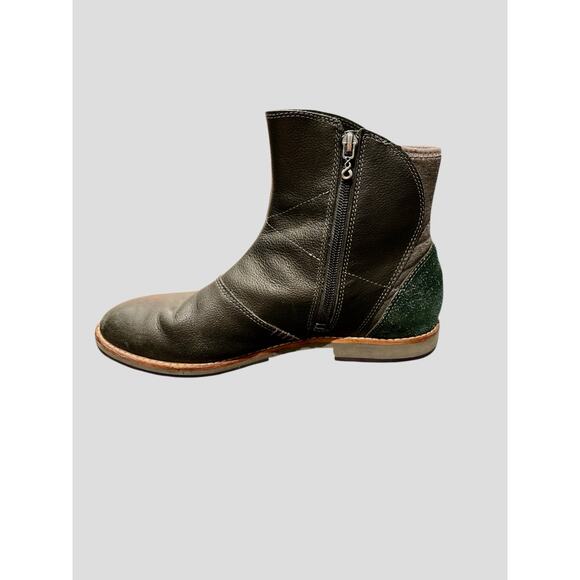 Ahnu boots women size 8.5 Octavia side zip pull on black leather ankle boots. - Picture 3 of 6